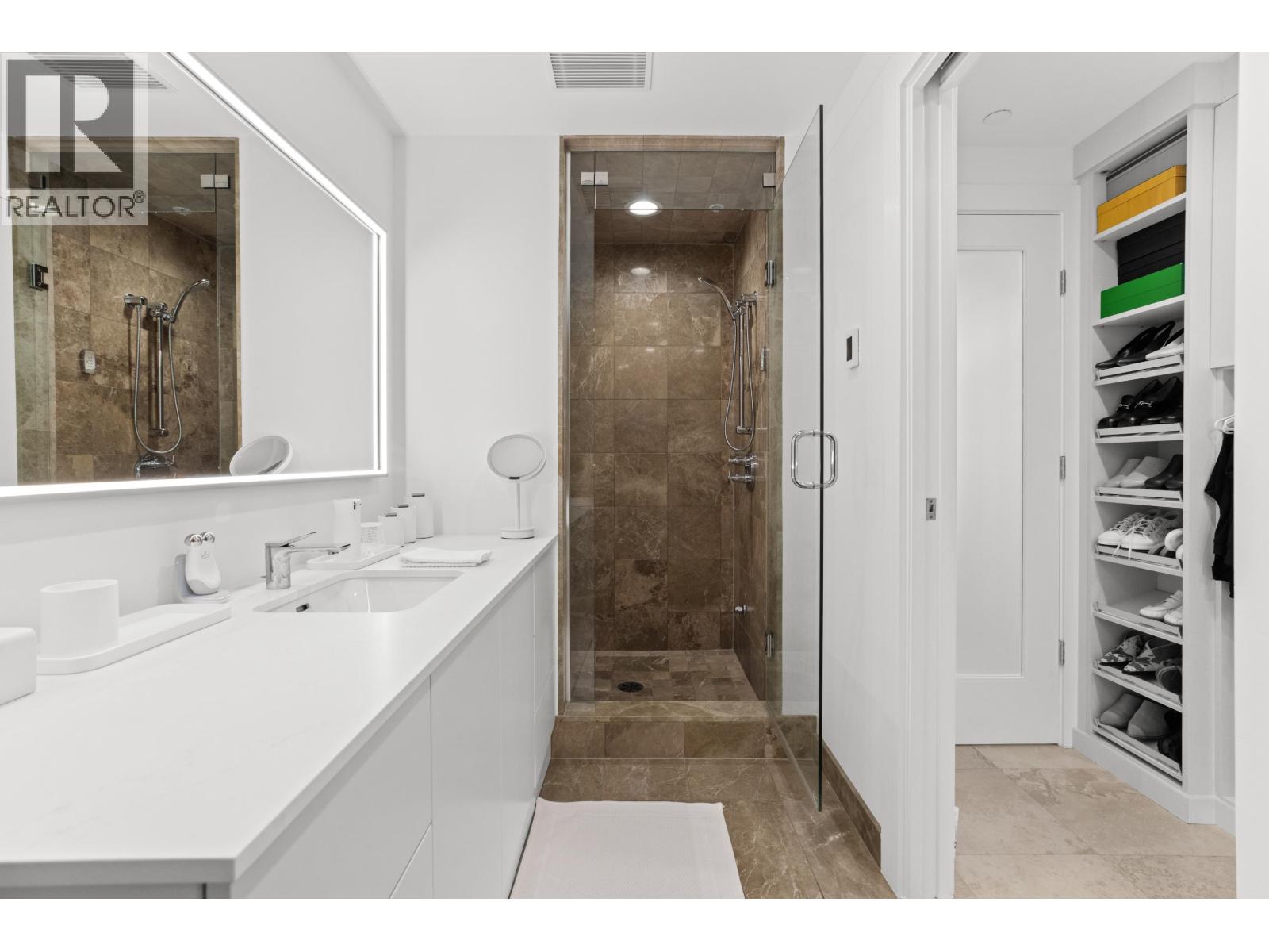 701 628 Kinghorne Mews, Vancouver, British Columbia  V6Z 3H6 - Photo 14 - R3126460