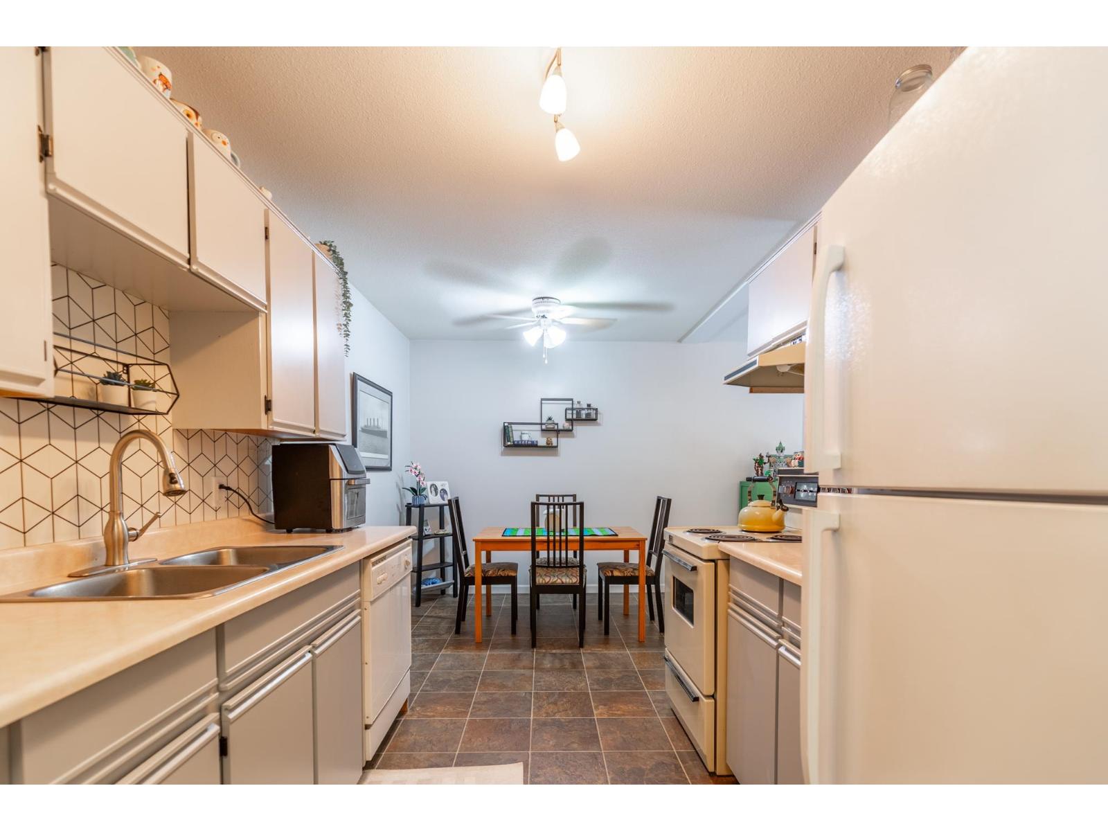 302 2567 Victoria Street, Abbotsford, British Columbia V2T 2T4 - Photo 15 - R3124989