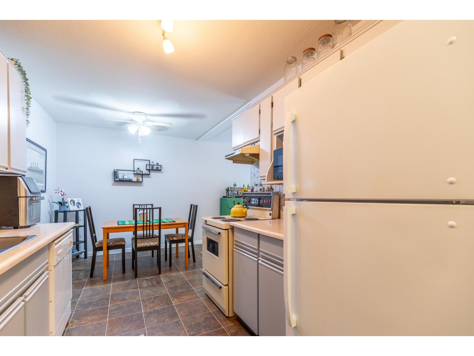 302 2567 Victoria Street, Abbotsford, British Columbia V2T 2T4 - Photo 17 - R3124989