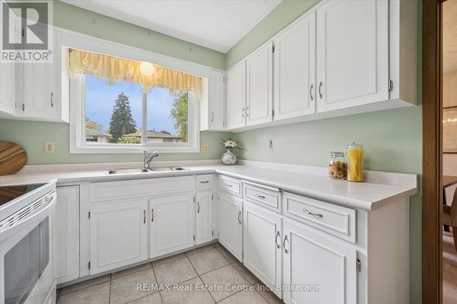 17 Glenda Court, Guelph, Ontario N1H 6V6 - Photo 6 - X13158072