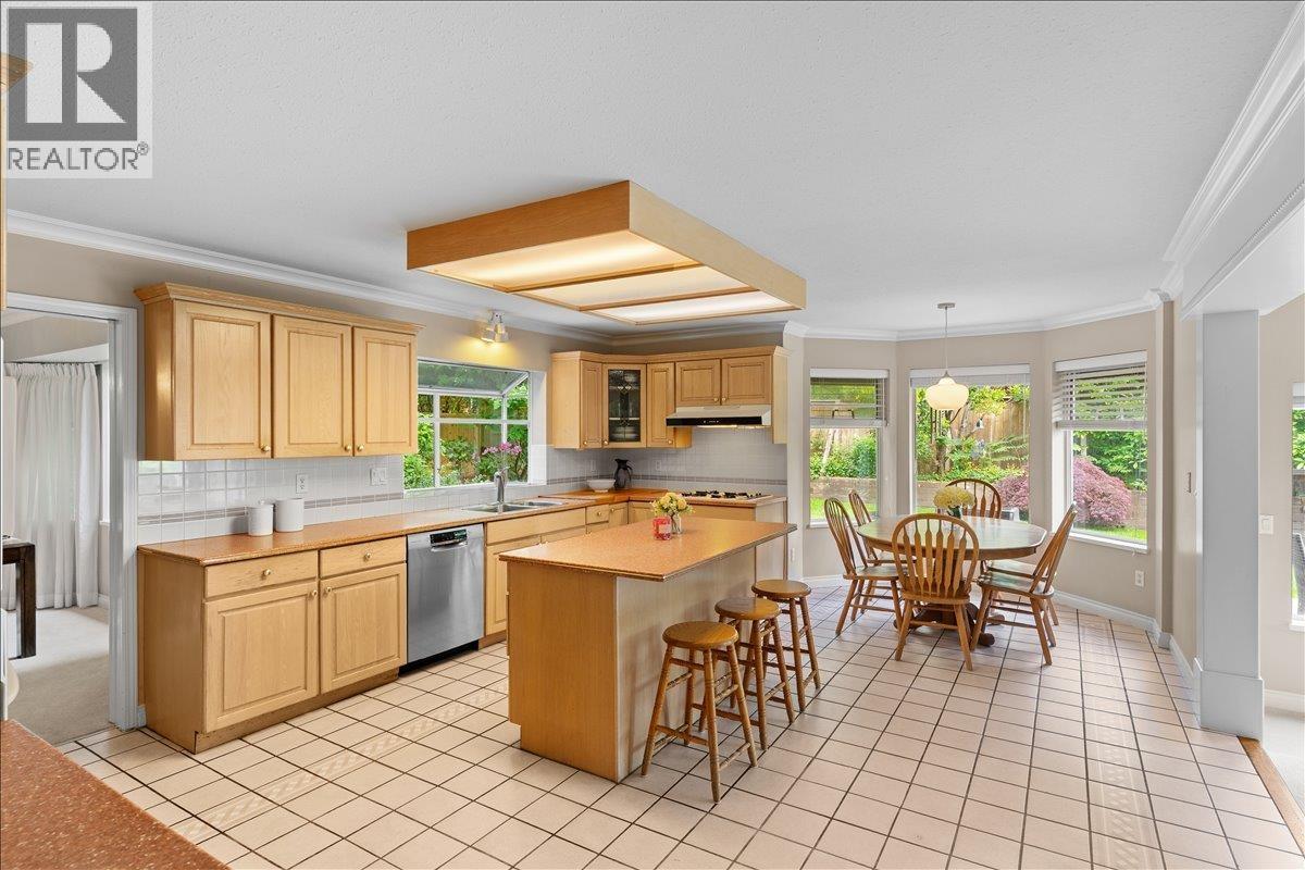 2471 Mowat Place, North Vancouver, British Columbia V7H 2X2 - Photo 8 - R3126454