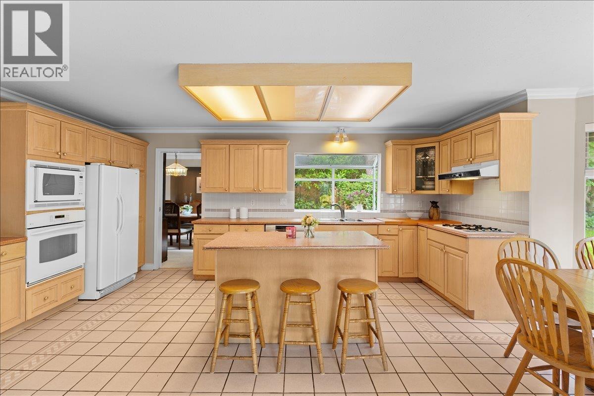 2471 Mowat Place, North Vancouver, British Columbia V7H 2X2 - Photo 9 - R3126454