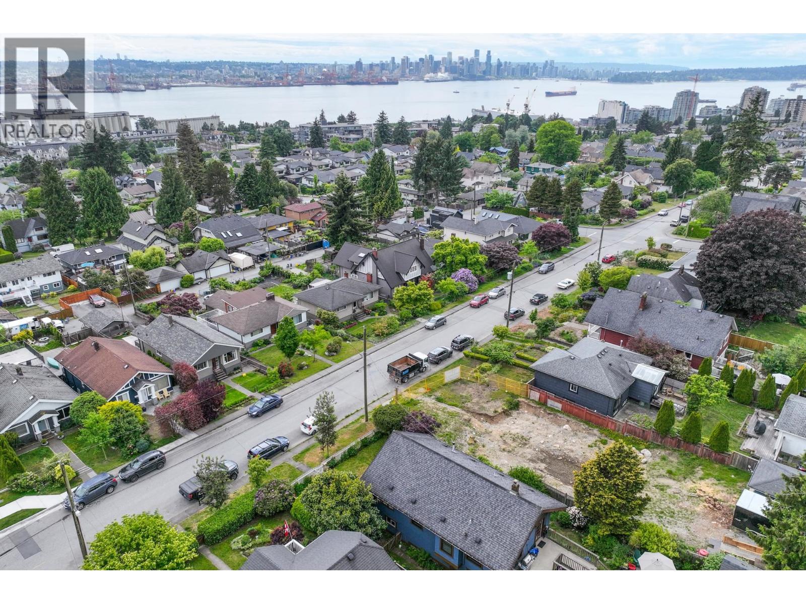 534 E 7th Street, North Vancouver, British Columbia  V7L 1S3 - Photo 38 - R3126458