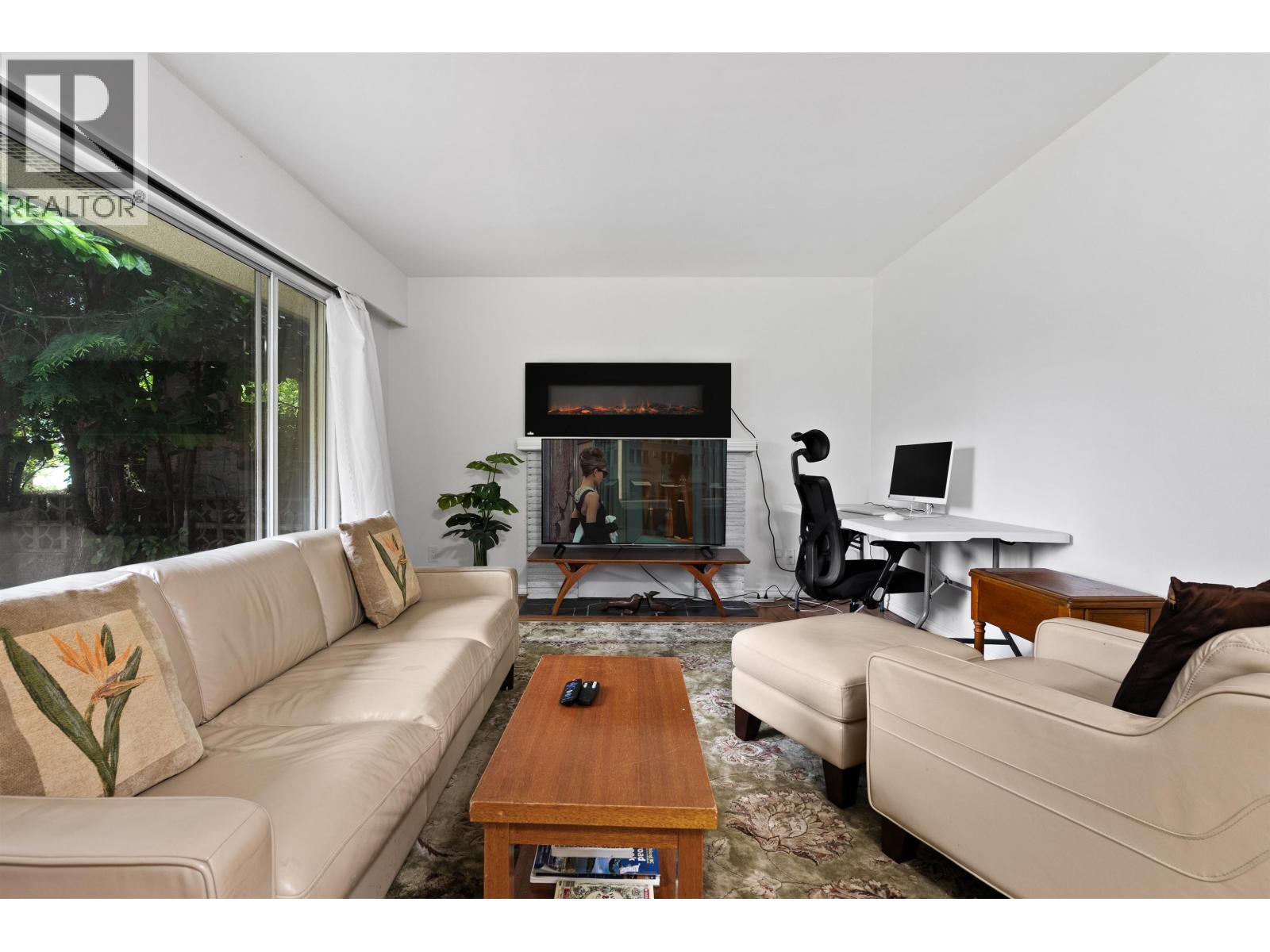 443-445 W Keith Road, North Vancouver, British Columbia  V7M 1M2 - Photo 2 - R3126468