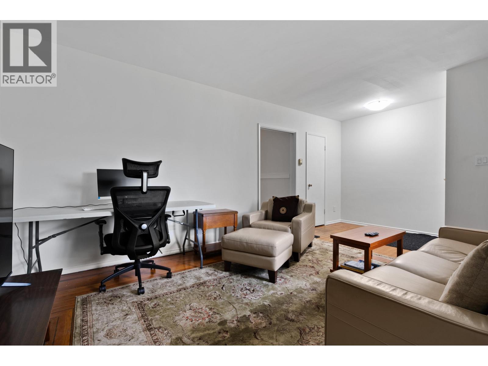 443-445 W Keith Road, North Vancouver, British Columbia  V7M 1M2 - Photo 3 - R3126468