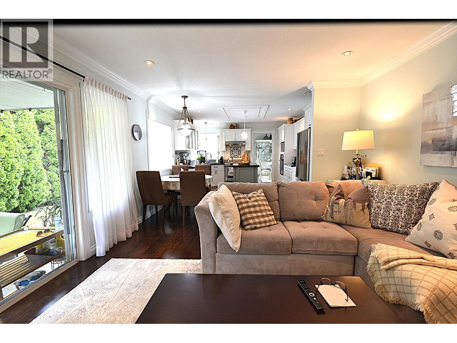660 Walnut Place, Coquitlam, British Columbia  V3J 7T5 - Photo 8 - R3126473