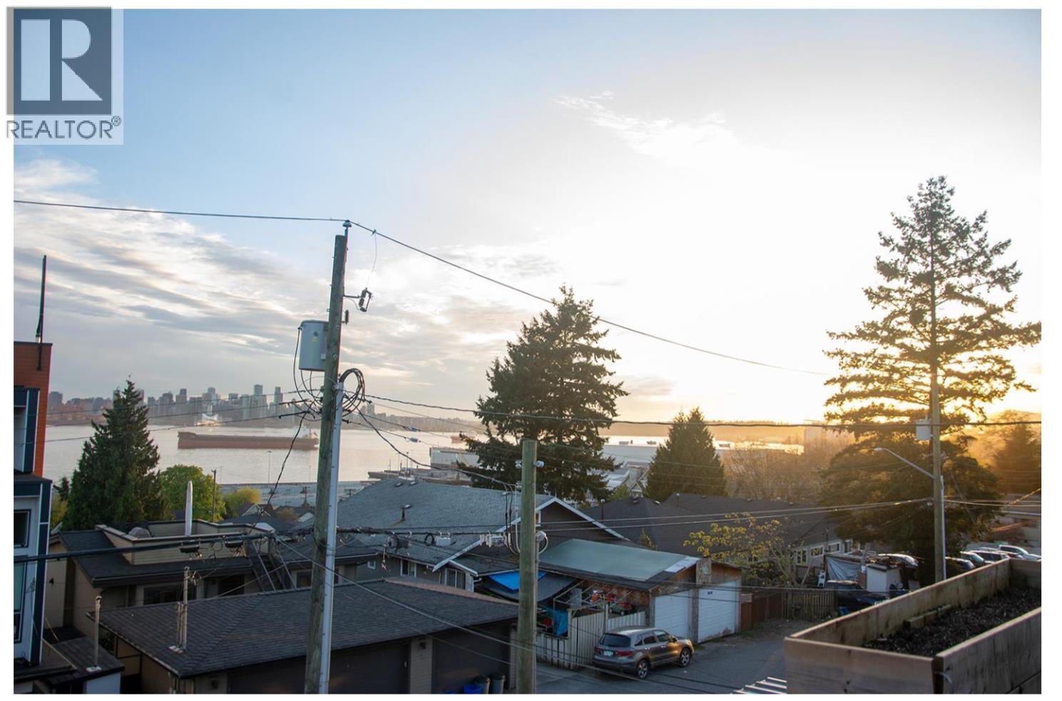 431 E 2nd Street, North Vancouver, British Columbia  V7L 1C9 - Photo 3 - R3126491