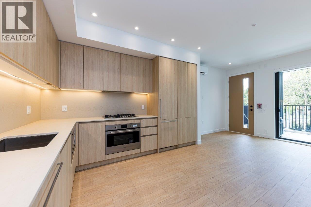 1 2868 Nanaimo Street, Vancouver, British Columbia  V5N 5G1 - Photo 2 - R3126457