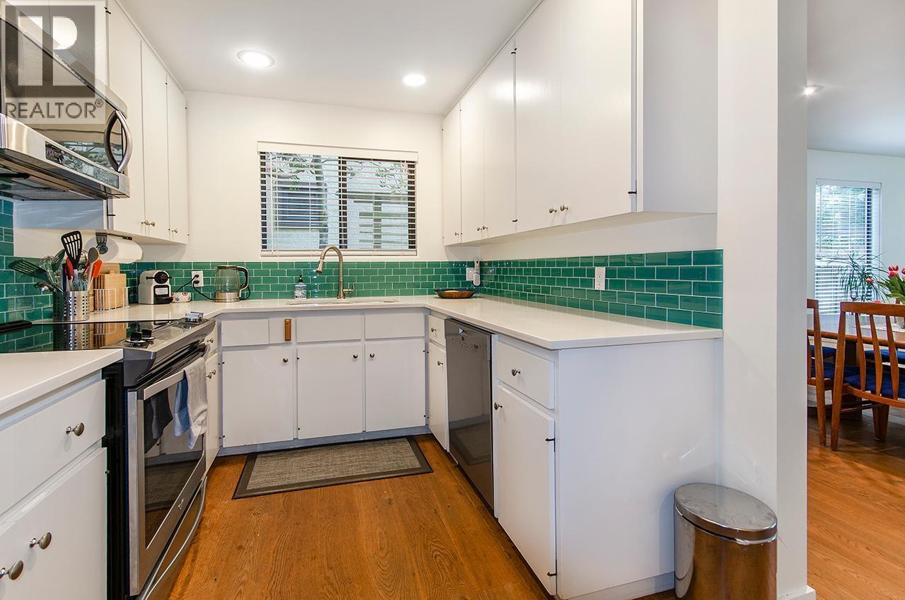 Th 2324 W 6th Avenue, Vancouver, British Columbia  V6K 1V9 - Photo 11 - R3126472