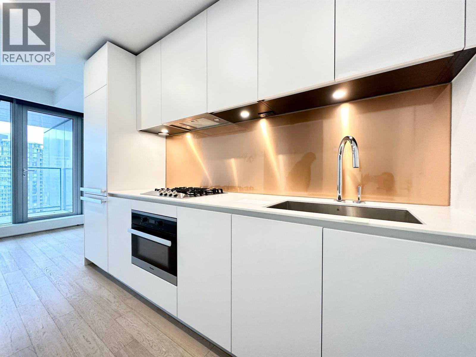 2610 1480 HOWE STREET, Vancouver, British Columbia