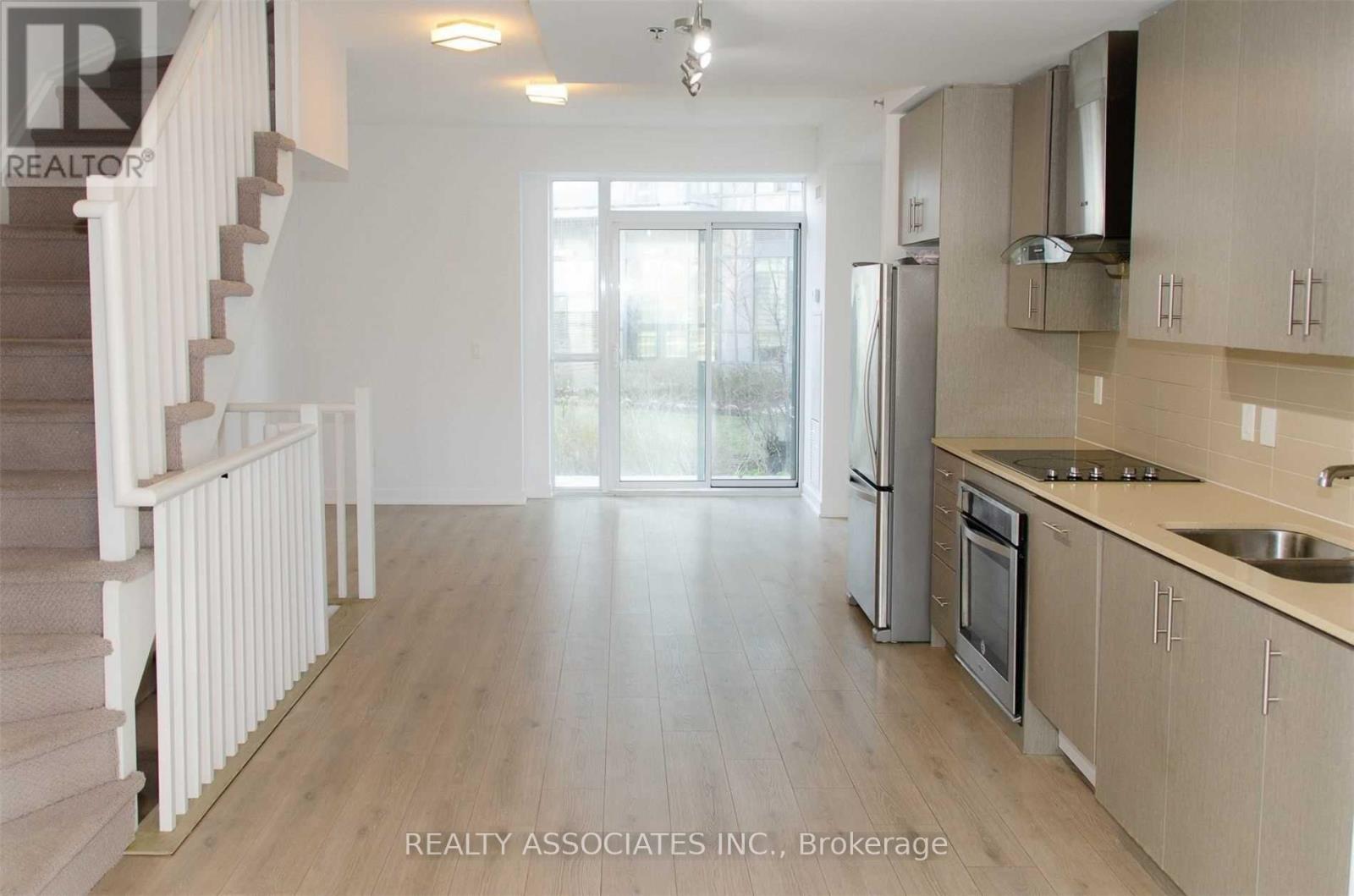 Th19 - 215 Bonis Avenue, Toronto, Ontario  M1T 3W6 - Photo 3 - E13158062