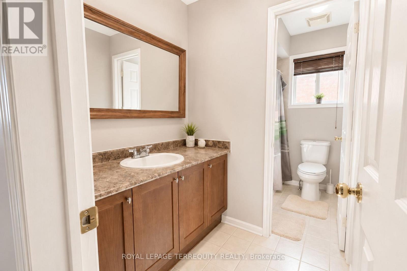 Upper - 1215 Wadebridge Crescent, Oshawa, Ontario  L1K 2V5 - Photo 14 - E13158166