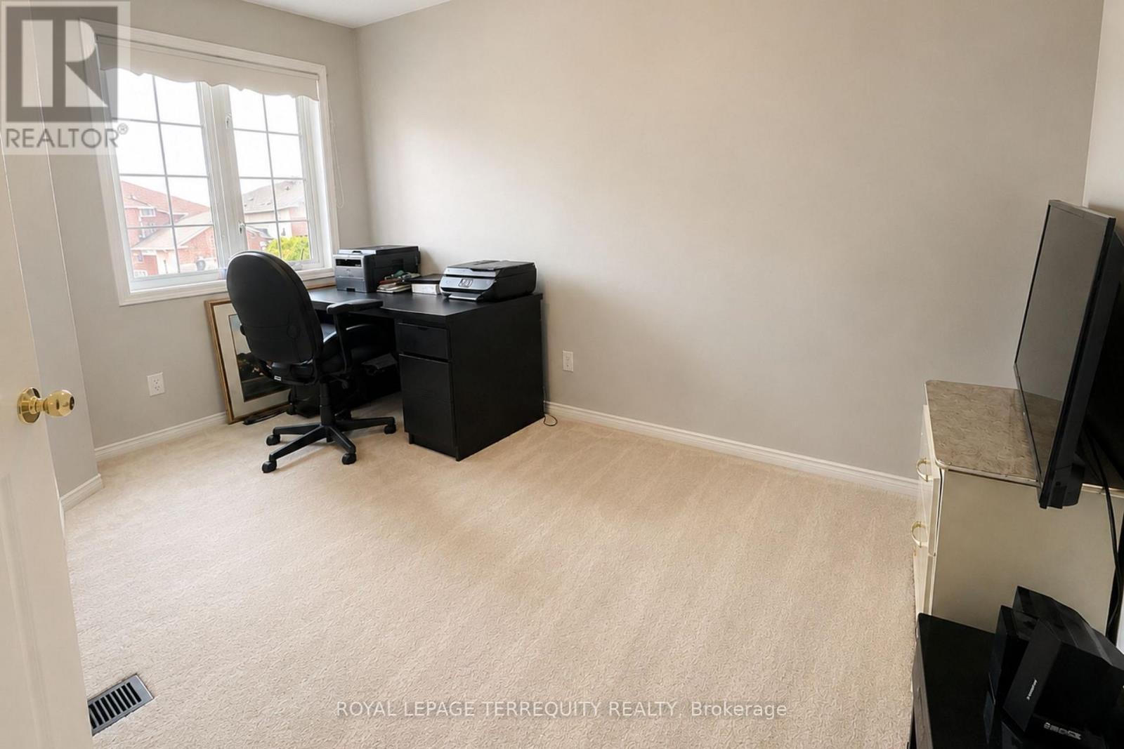 Upper - 1215 Wadebridge Crescent, Oshawa, Ontario  L1K 2V5 - Photo 16 - E13158166