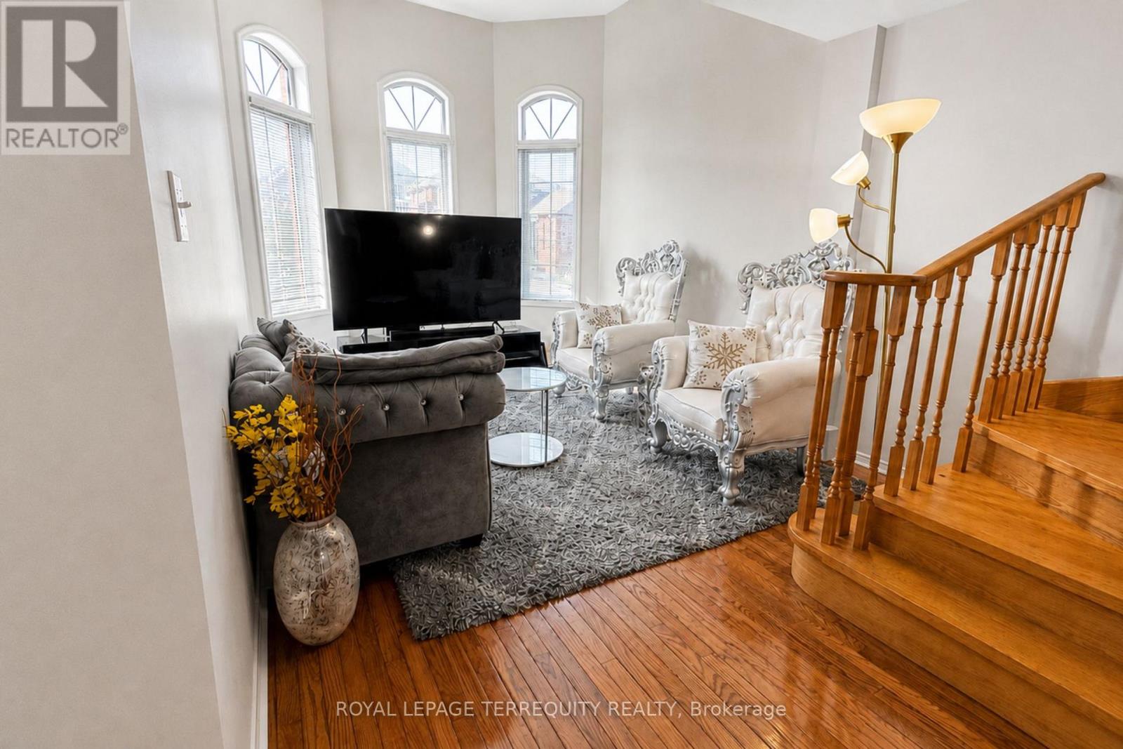 Upper - 1215 Wadebridge Crescent, Oshawa, Ontario  L1K 2V5 - Photo 2 - E13158166