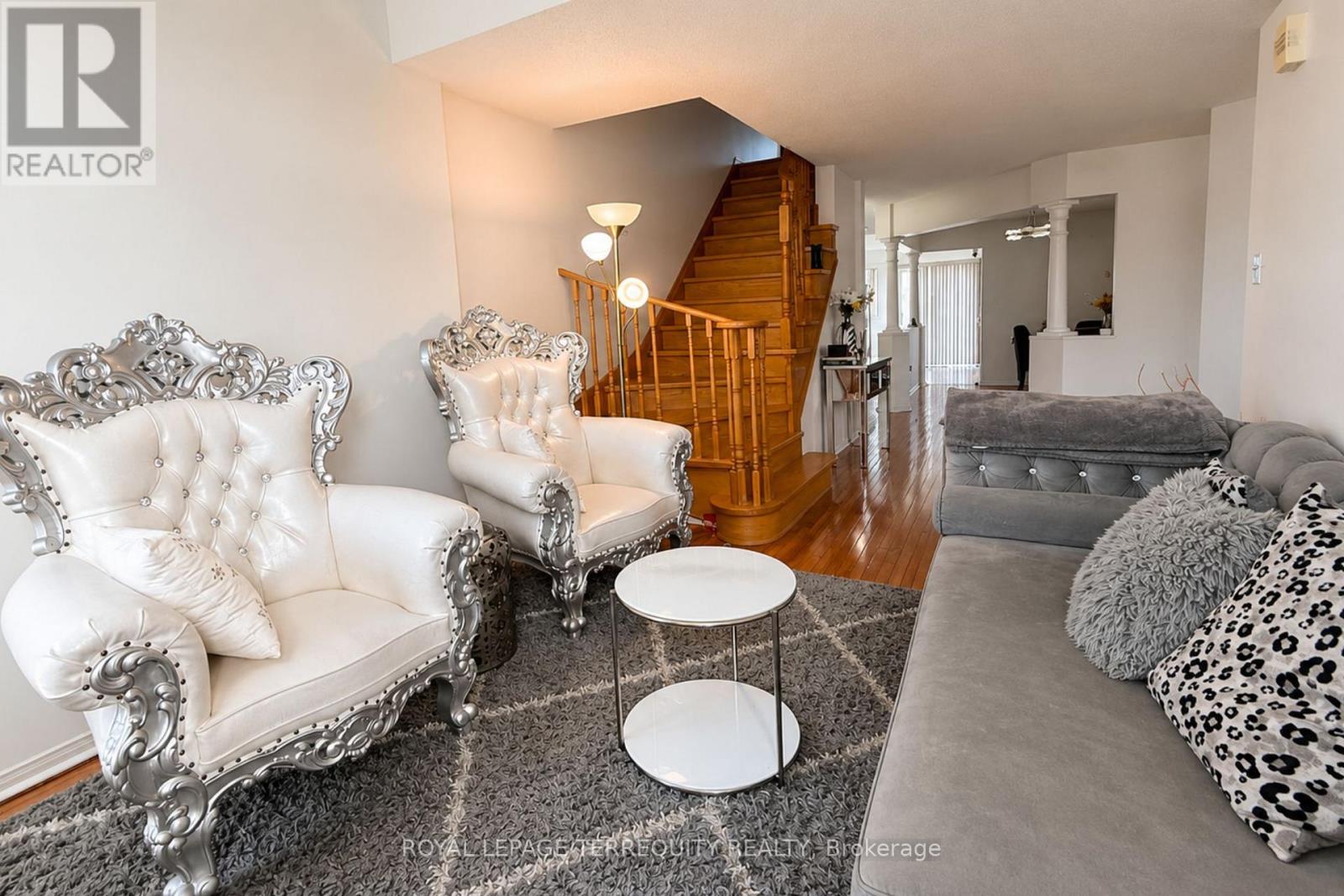 Upper - 1215 Wadebridge Crescent, Oshawa, Ontario  L1K 2V5 - Photo 3 - E13158166