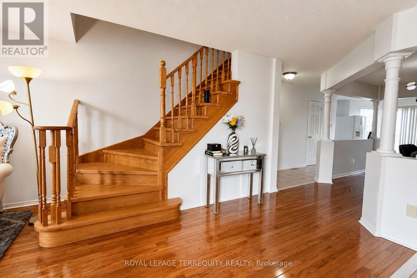 Upper - 1215 Wadebridge Crescent, Oshawa, Ontario  L1K 2V5 - Photo 4 - E13158166