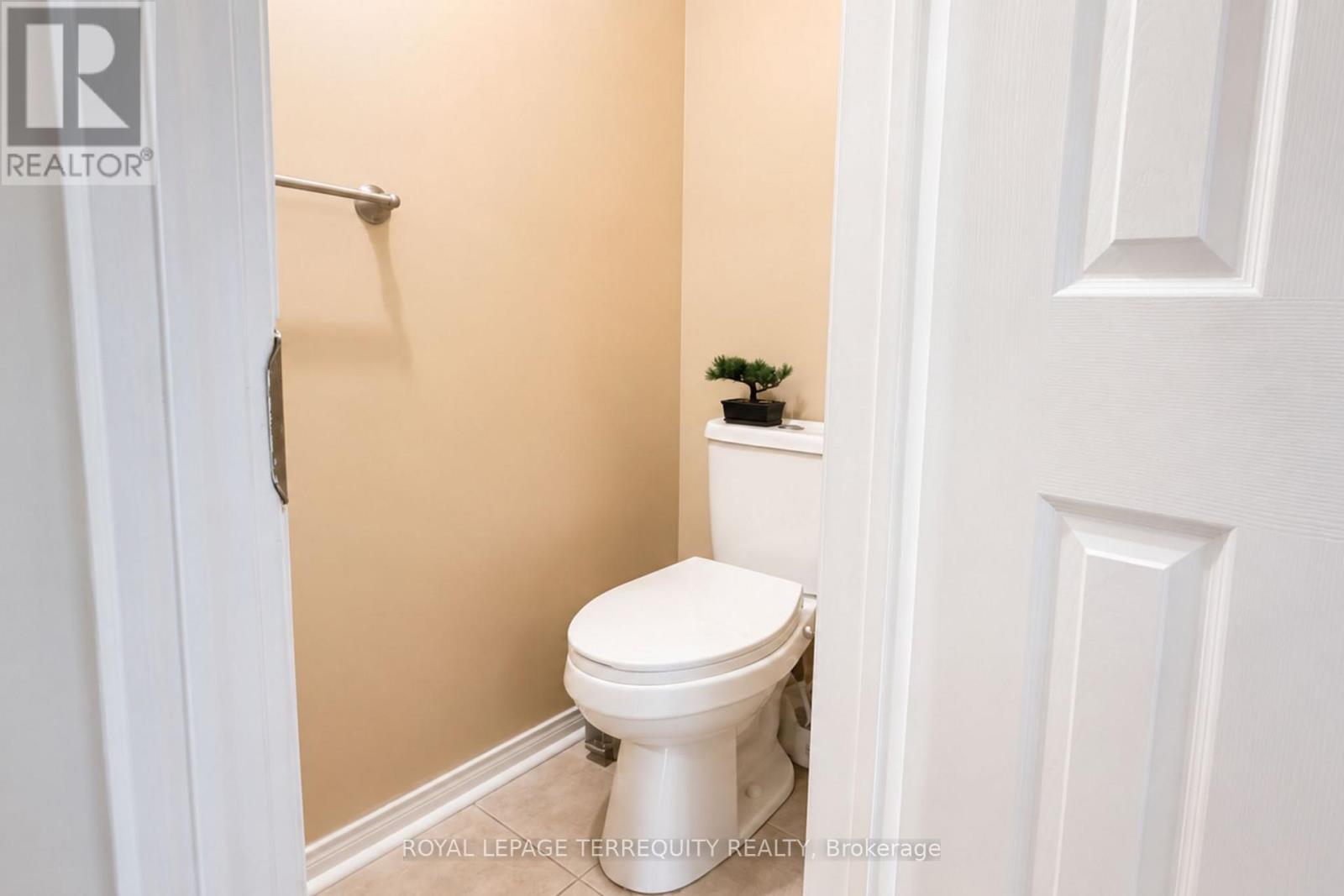 Upper - 1215 Wadebridge Crescent, Oshawa, Ontario  L1K 2V5 - Photo 8 - E13158166