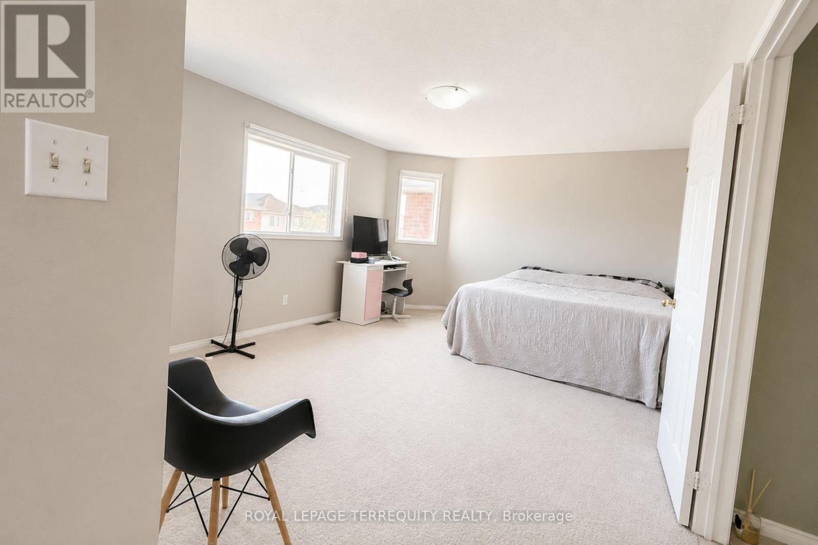 Upper - 1215 Wadebridge Crescent, Oshawa, Ontario  L1K 2V5 - Photo 9 - E13158166