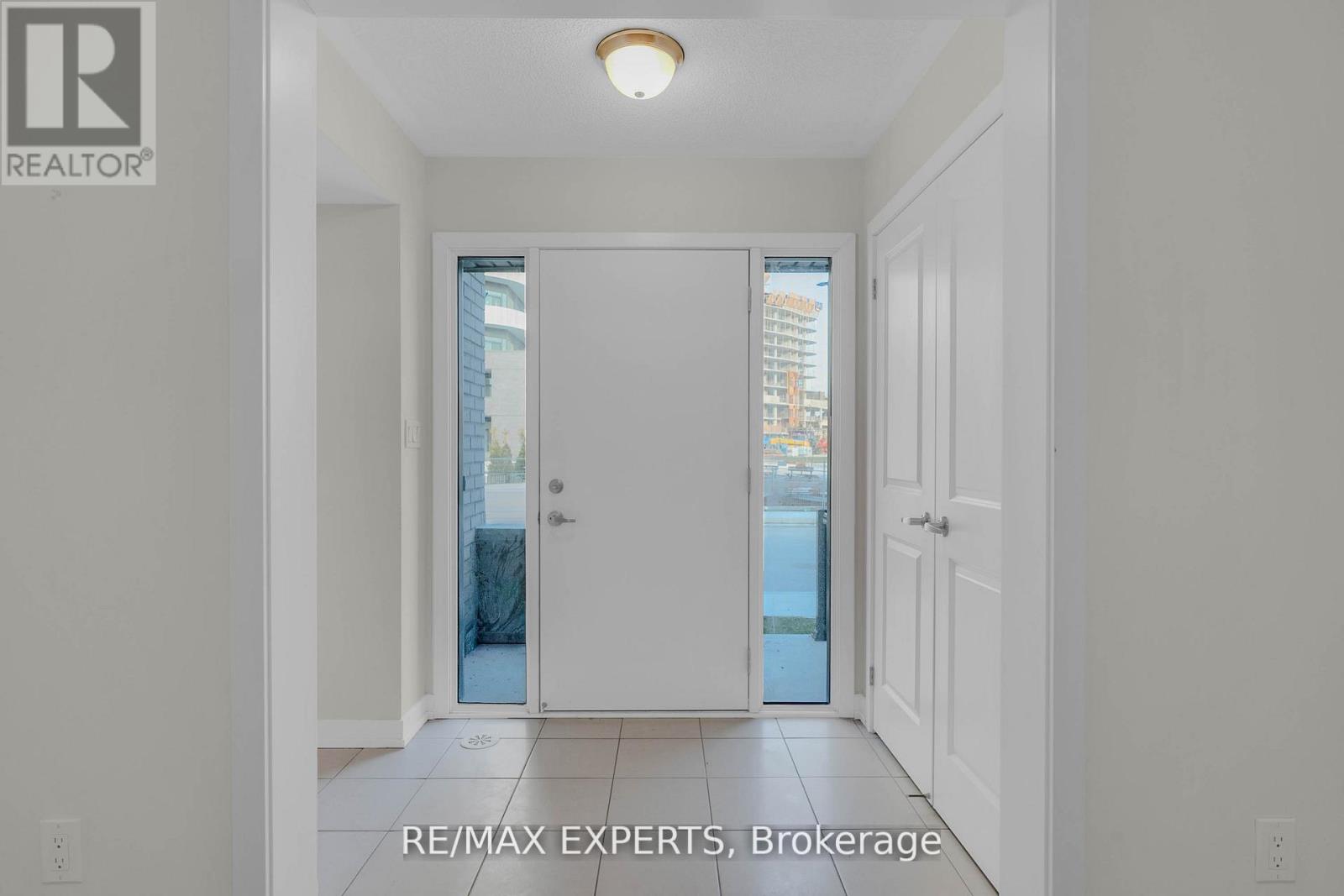 34 Dandara Gate, Vaughan, Ontario  L4L 0B6 - Photo 6 - N13158168