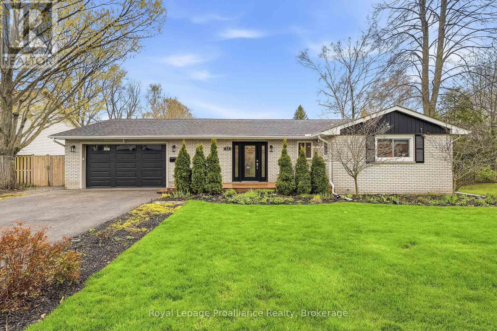 35 Hamilton Avenue, Cobourg, Ontario  K9A 1V7 - Photo 1 - X13157658