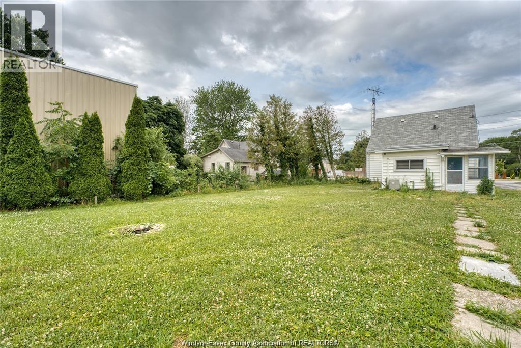4906 Howard Avenue, Tecumseh, Ontario N9H 1C9 - Photo 33 - 26011789