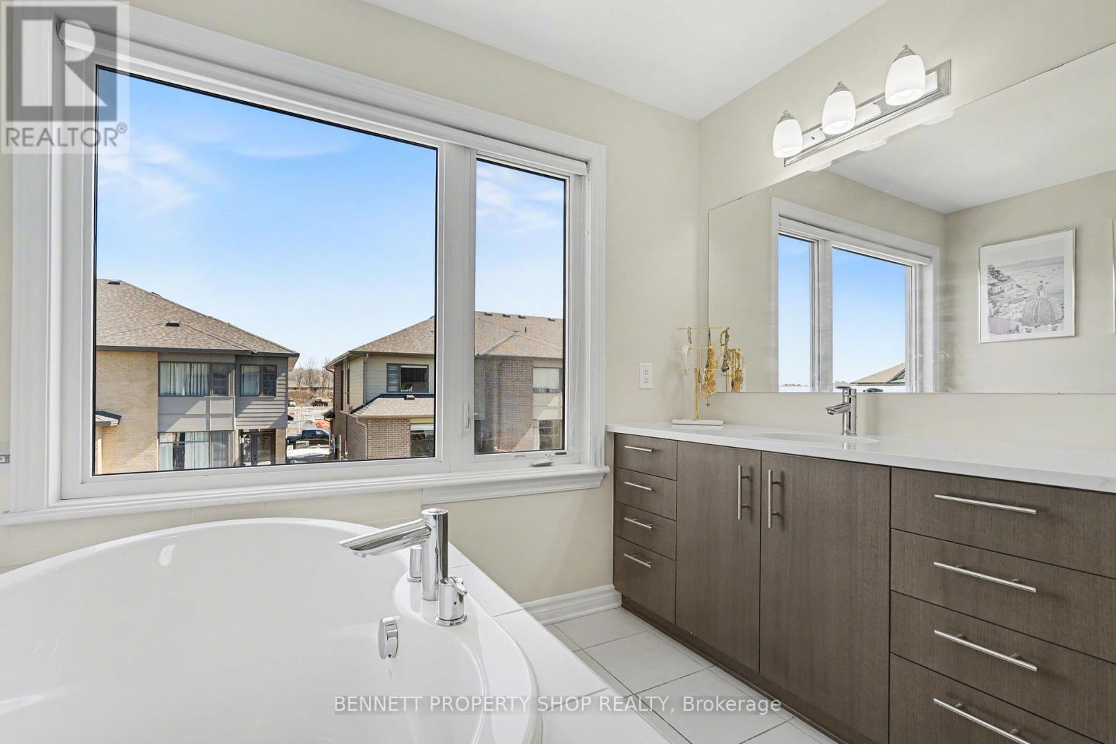 554 Stargazer Crescent, Ottawa, Ontario  K4M 0H2 - Photo 12 - X12936836