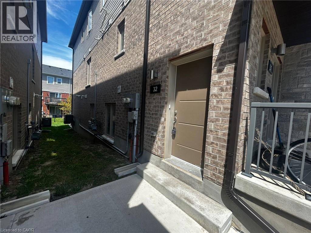205 West Oak Trail Unit# 32, Kitchener, Ontario  N2R 0R9 - Photo 14 - 40832269