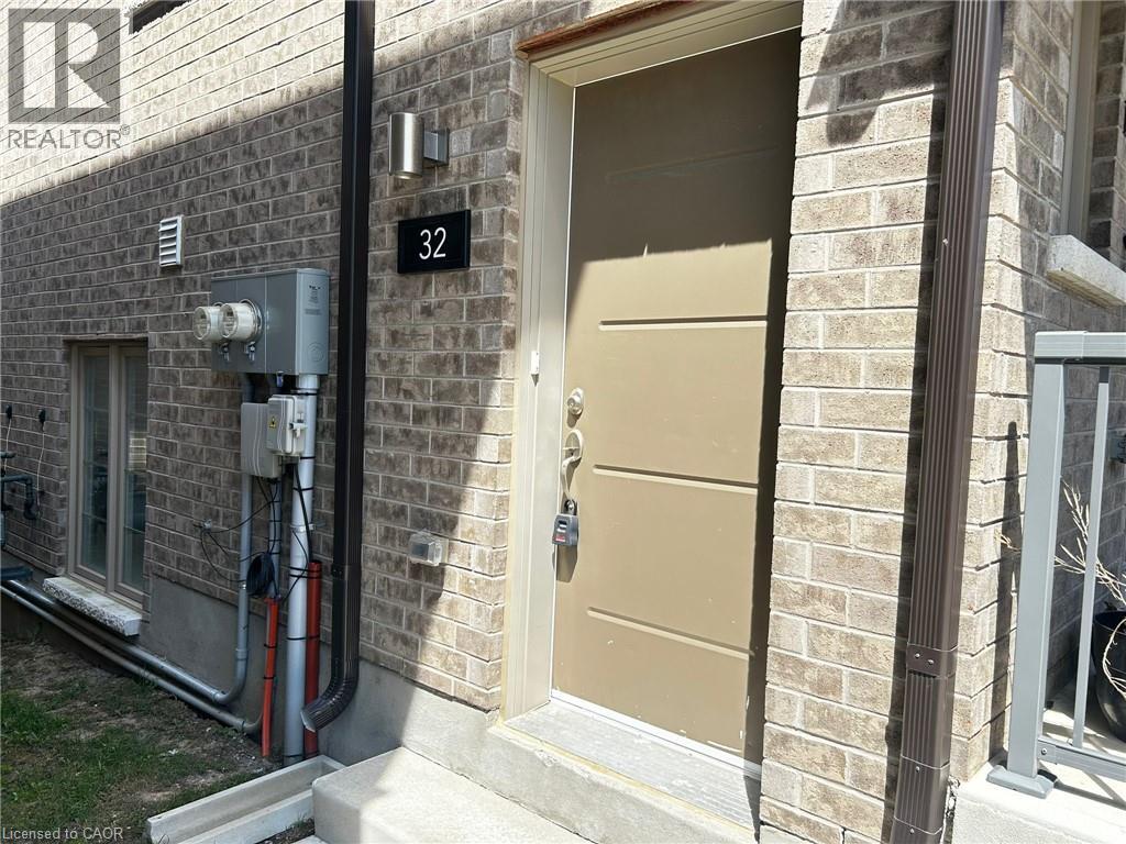 205 West Oak Trail Unit# 32, Kitchener, Ontario  N2R 0R9 - Photo 2 - 40832269