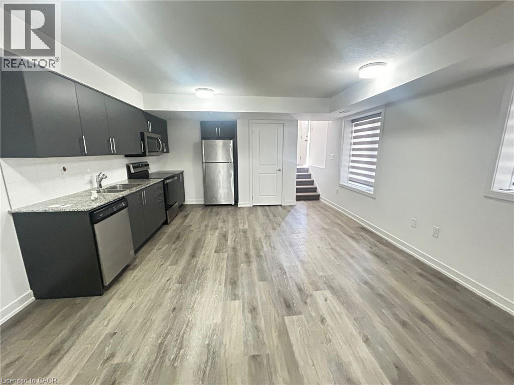 205 West Oak Trail Unit# 32, Kitchener, Ontario  N2R 0R9 - Photo 3 - 40832269