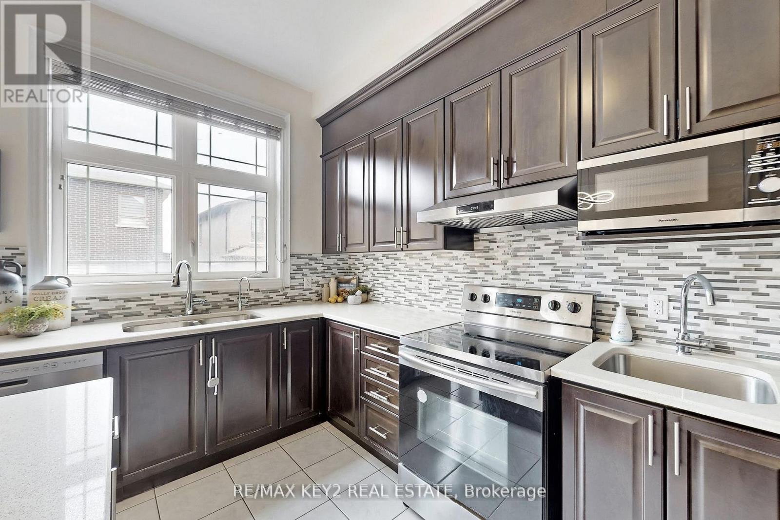 10 Lyle Way, Brampton, Ontario  L6X 5P8 - Photo 19 - W13158042