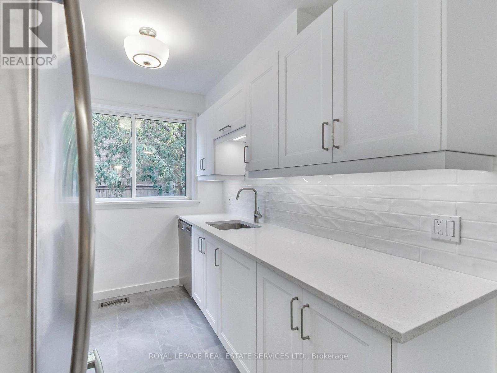 3 - 363 Dalesford Road, Toronto, Ontario  M8Y 1H1 - Photo 12 - W13158050
