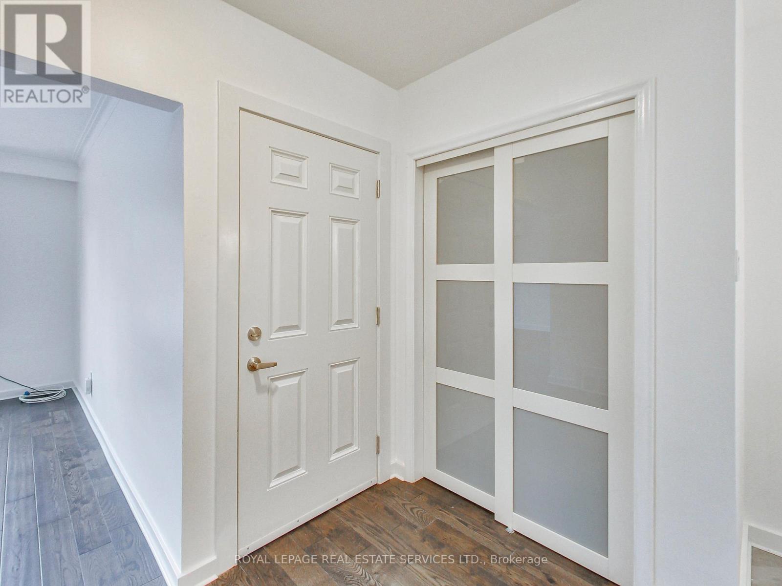 3 - 363 Dalesford Road, Toronto, Ontario  M8Y 1H1 - Photo 4 - W13158050