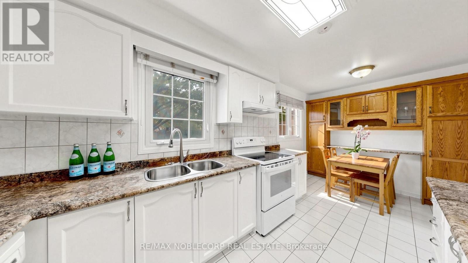 2240 Shipwright Road, Oakville, Ontario  L6M 3B1 - Photo 11 - W13158056