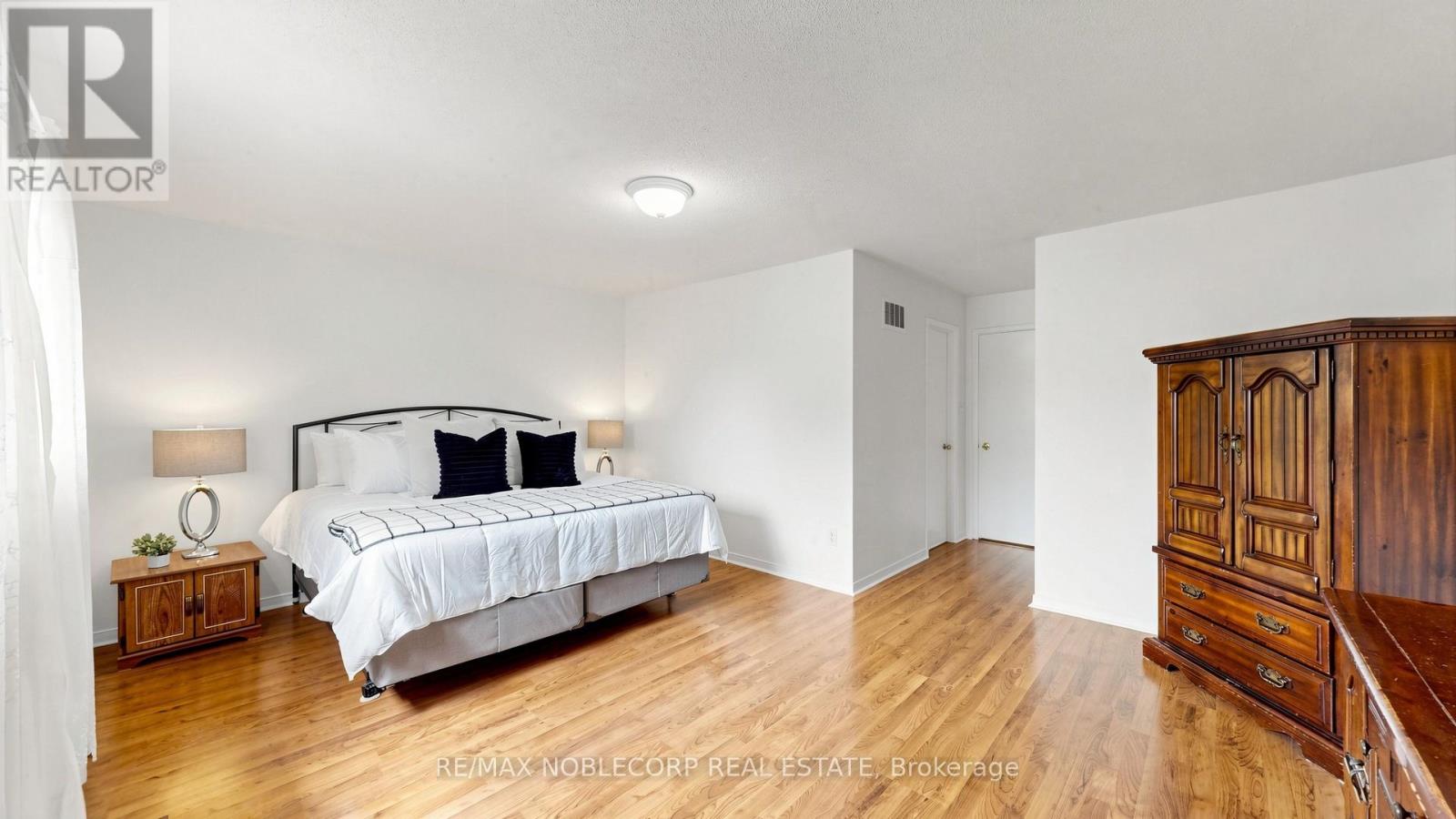 2240 Shipwright Road, Oakville, Ontario  L6M 3B1 - Photo 15 - W13158056
