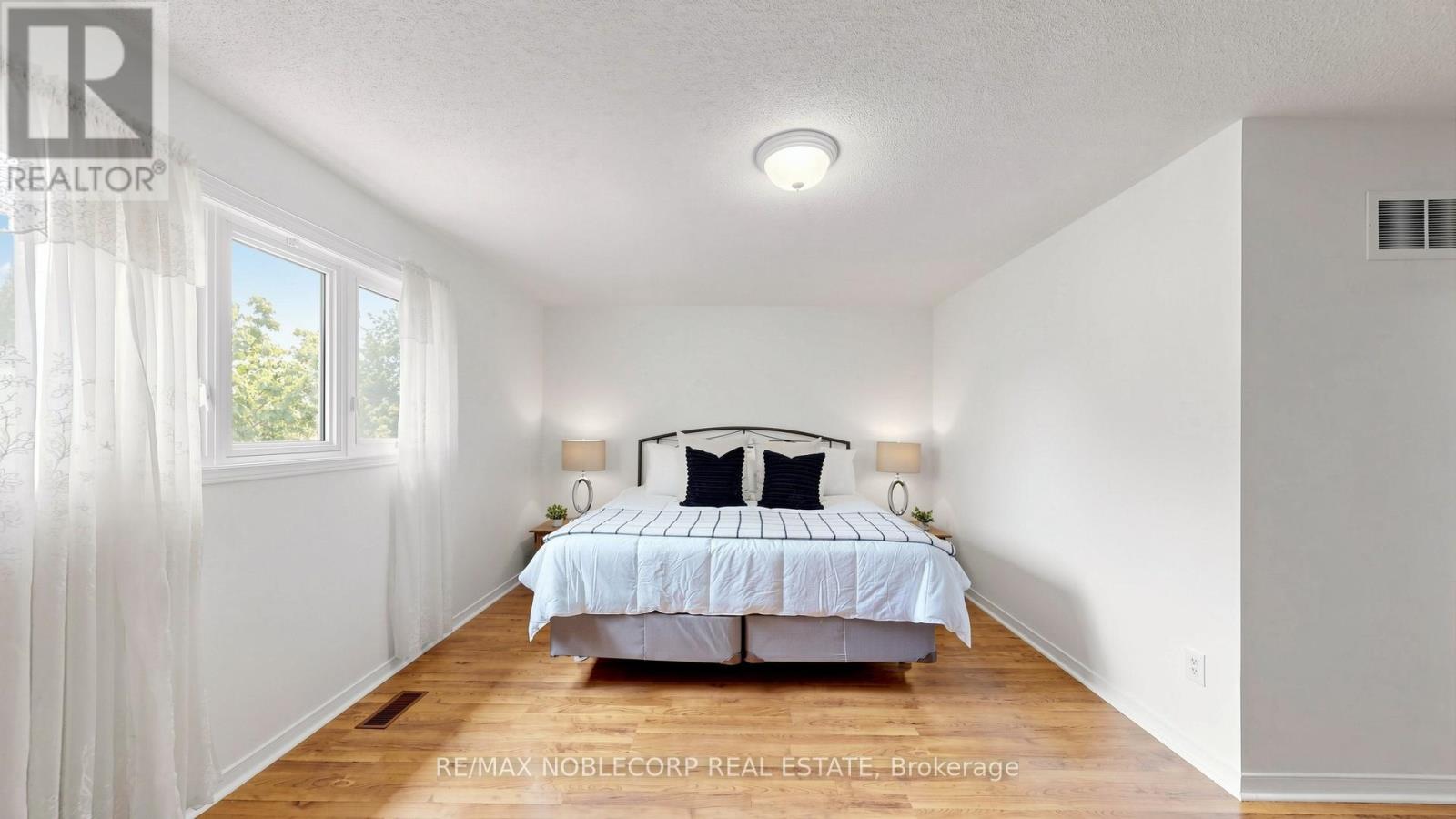 2240 Shipwright Road, Oakville, Ontario  L6M 3B1 - Photo 17 - W13158056