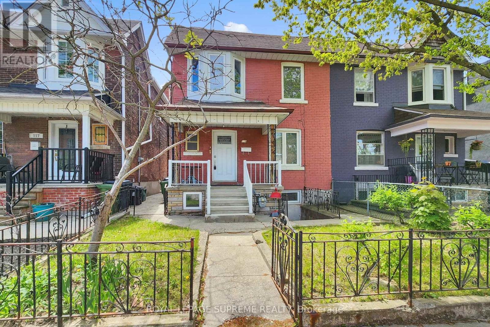 119 ESSEX STREET W, Toronto, Ontario