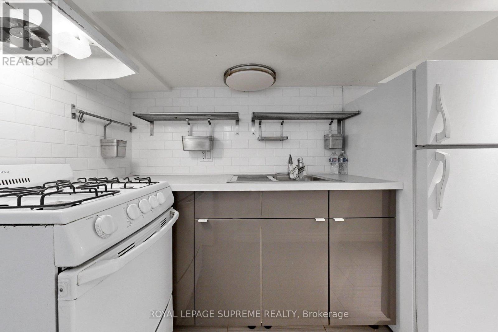 119 Essex Street W, Toronto, Ontario  M6G 1T4 - Photo 40 - W13158106