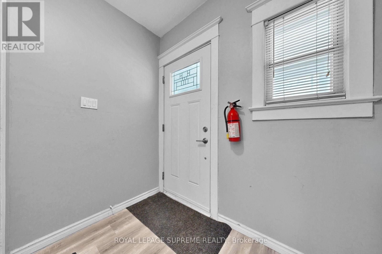 119 Essex Street W, Toronto, Ontario  M6G 1T4 - Photo 5 - W13158106