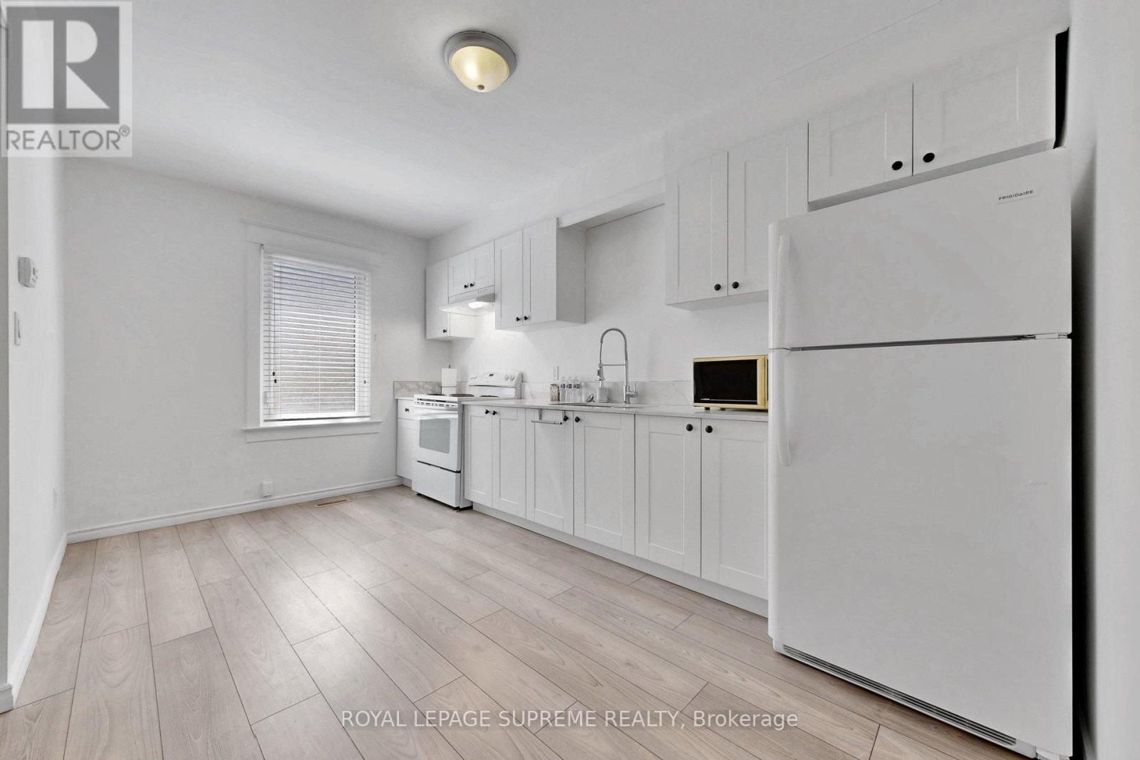 119 Essex Street W, Toronto, Ontario  M6G 1T4 - Photo 9 - W13158106