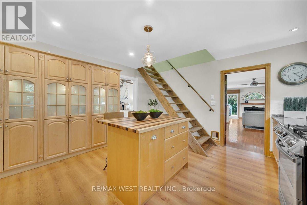 35 Gort Avenue, Toronto, Ontario  M8W 3Y7 - Photo 10 - W13158114