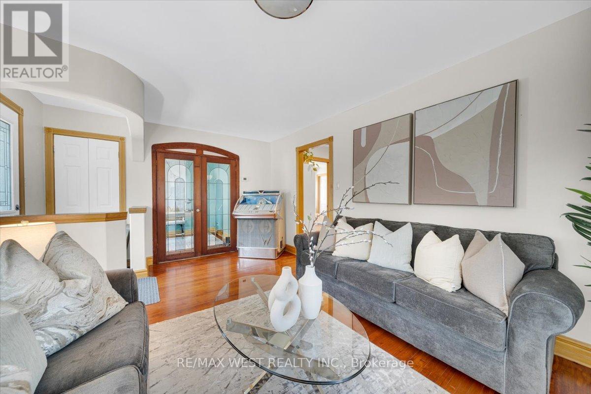 35 Gort Avenue, Toronto, Ontario  M8W 3Y7 - Photo 12 - W13158114