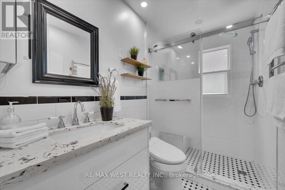 35 Gort Avenue, Toronto, Ontario  M8W 3Y7 - Photo 19 - W13158114