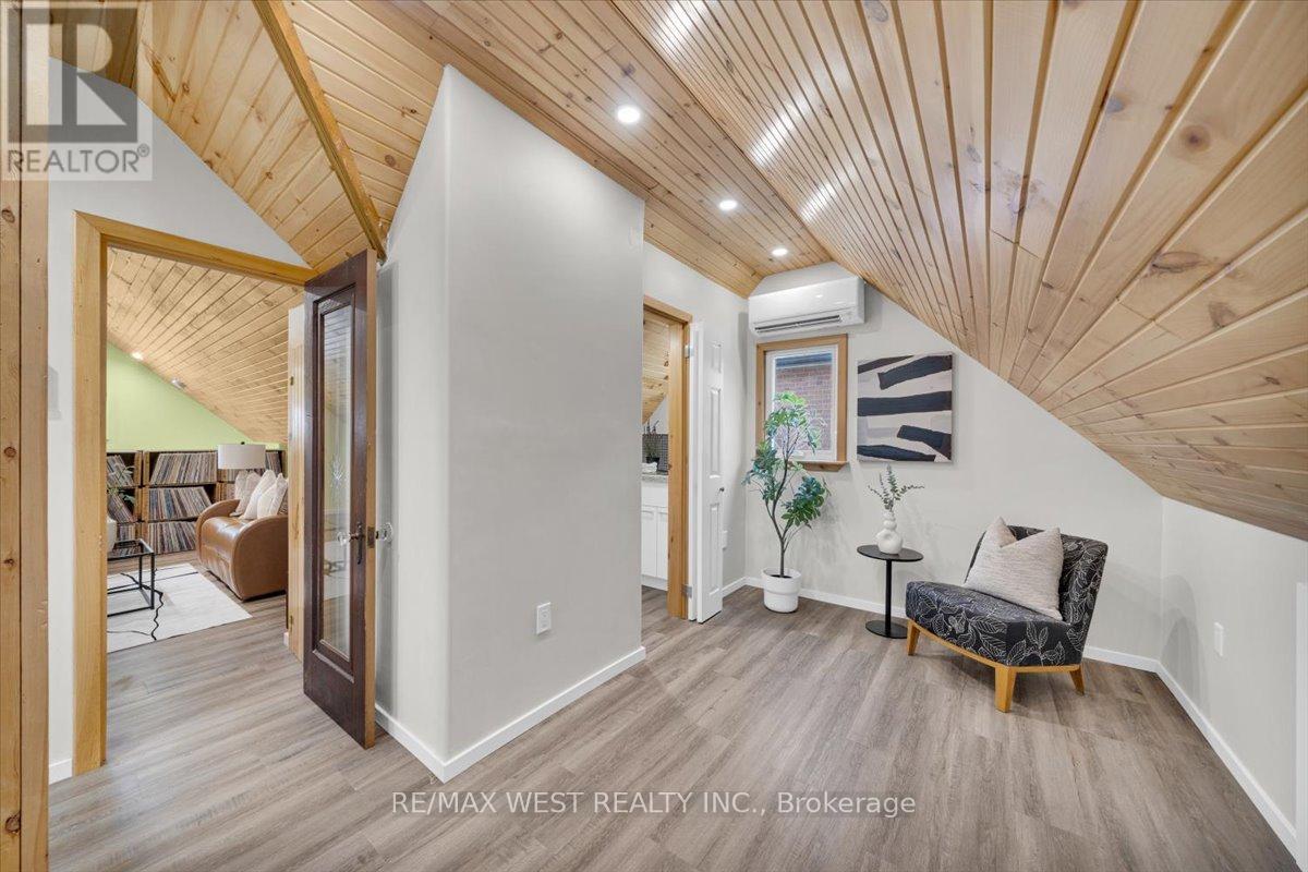 35 Gort Avenue, Toronto, Ontario  M8W 3Y7 - Photo 24 - W13158114