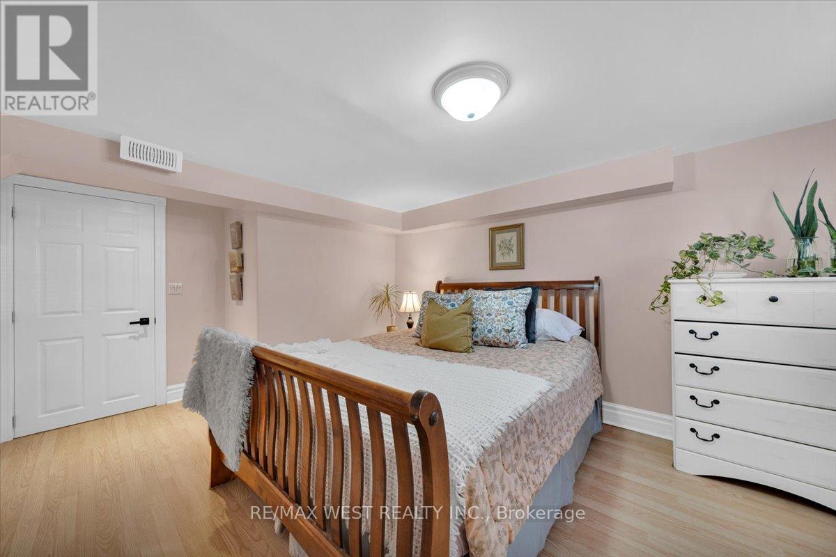 35 Gort Avenue, Toronto, Ontario  M8W 3Y7 - Photo 30 - W13158114