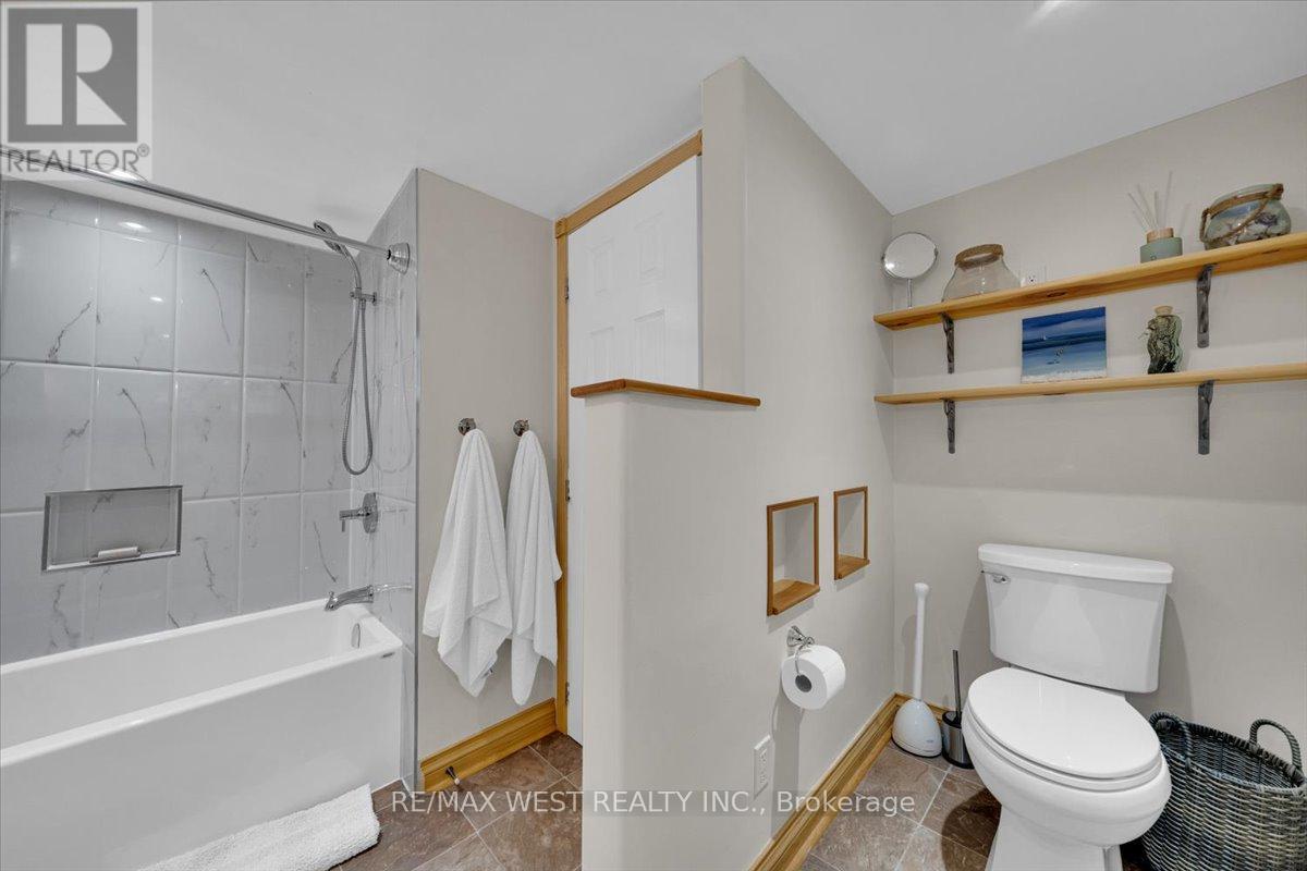 35 Gort Avenue, Toronto, Ontario  M8W 3Y7 - Photo 32 - W13158114