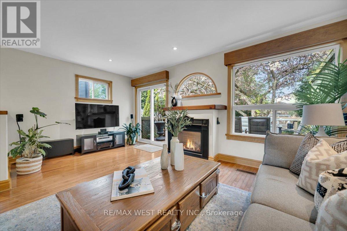 35 Gort Avenue, Toronto, Ontario  M8W 3Y7 - Photo 6 - W13158114