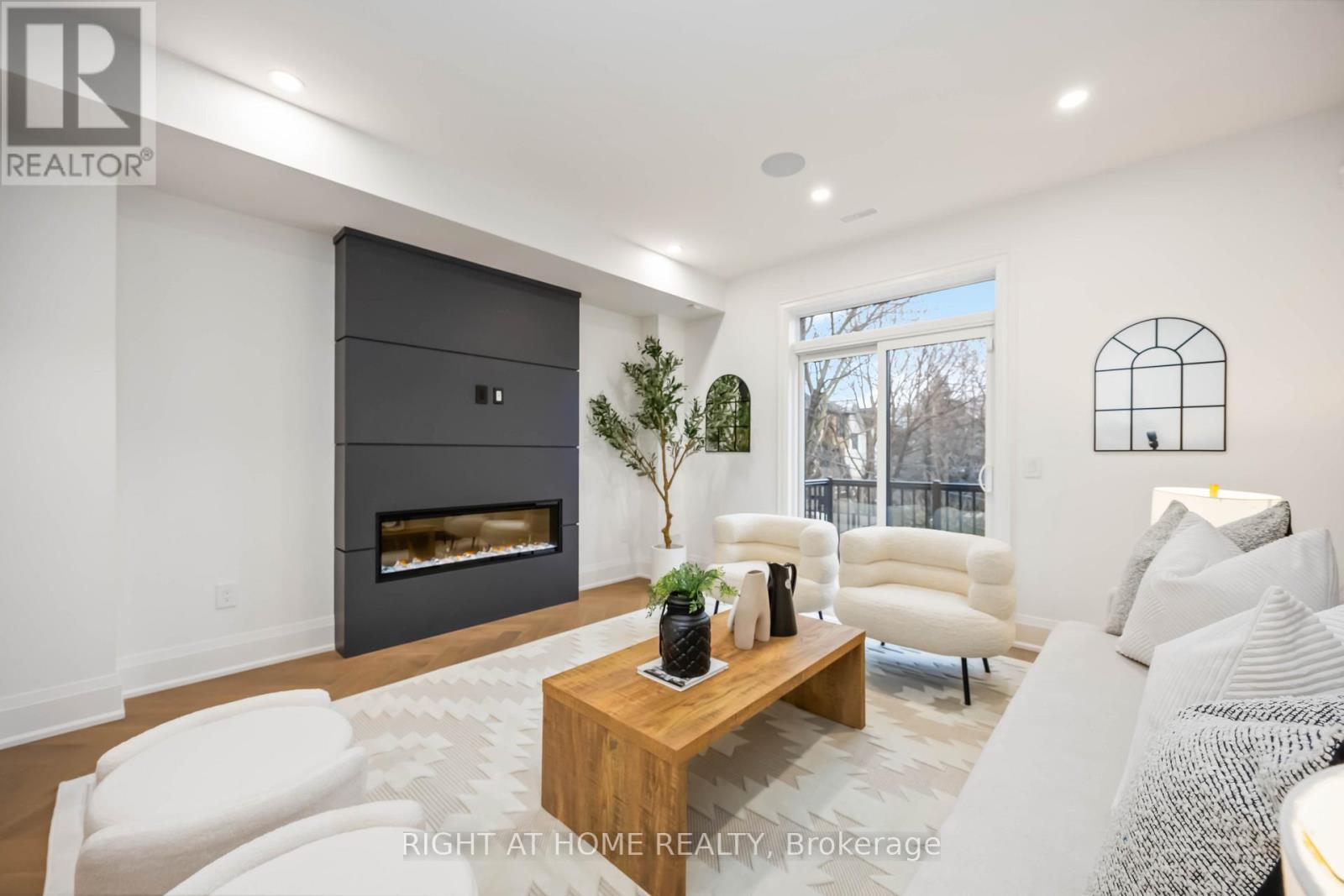 34a Morningside Avenue, Toronto, Ontario  M6S 1C4 - Photo 8 - W13158170
