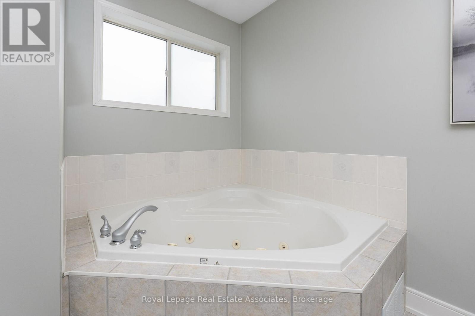 1196 Knight Trail, Milton, Ontario  L9T 5R9 - Photo 24 - W13158190