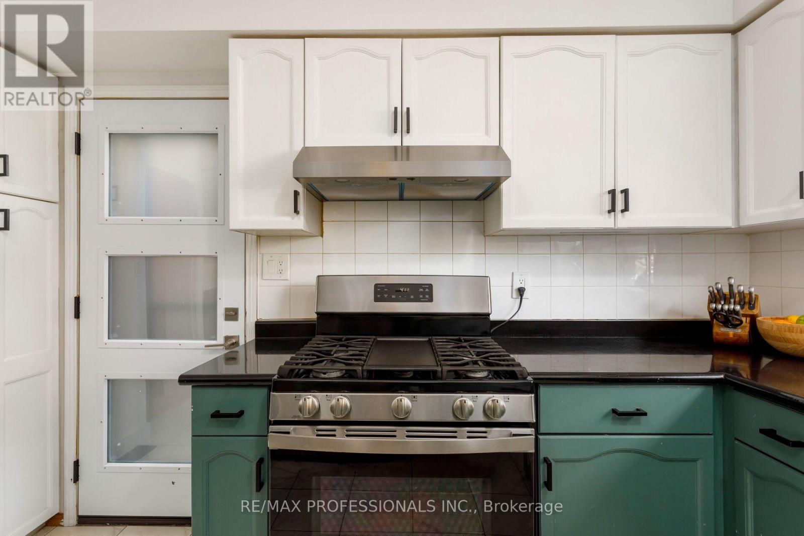 199 Osler Street, Toronto, Ontario  M6N 2Z2 - Photo 12 - W13158196
