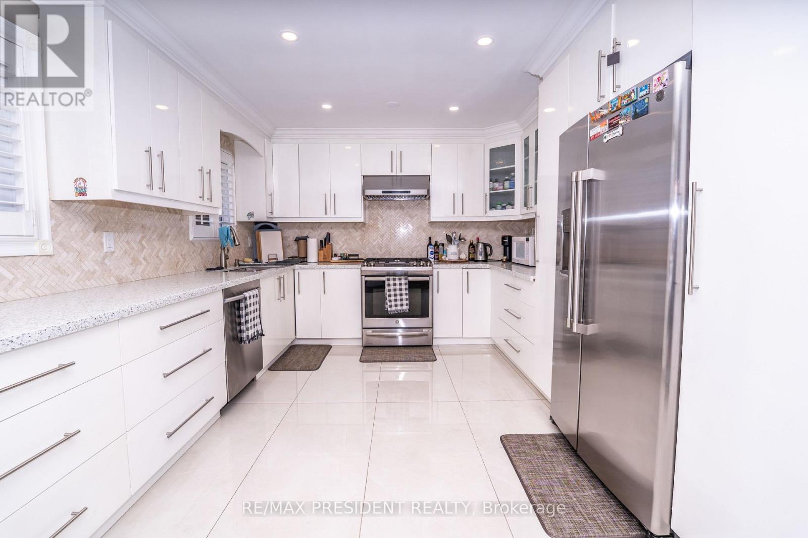 233 Rutherford Road N, Brampton, Ontario  L6V 2X7 - Photo 8 - W13158206